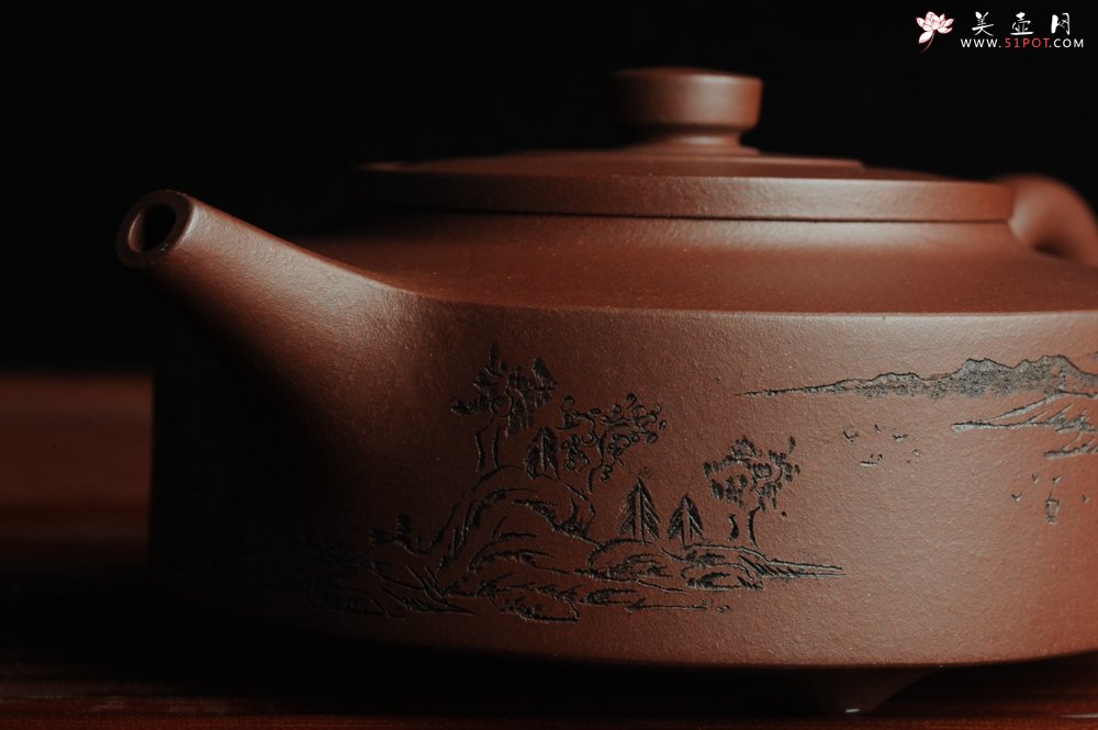 紫砂壶图片：美壶特惠 曼生周盘 通景山水 做工超精致 茶人醉爱 - 宜兴紫砂壶网