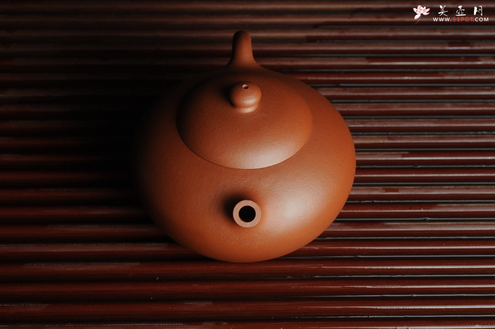 紫砂壶图片：美壶特惠 老清水泥精致龙蛋 养后温润可人 - 宜兴紫砂壶网