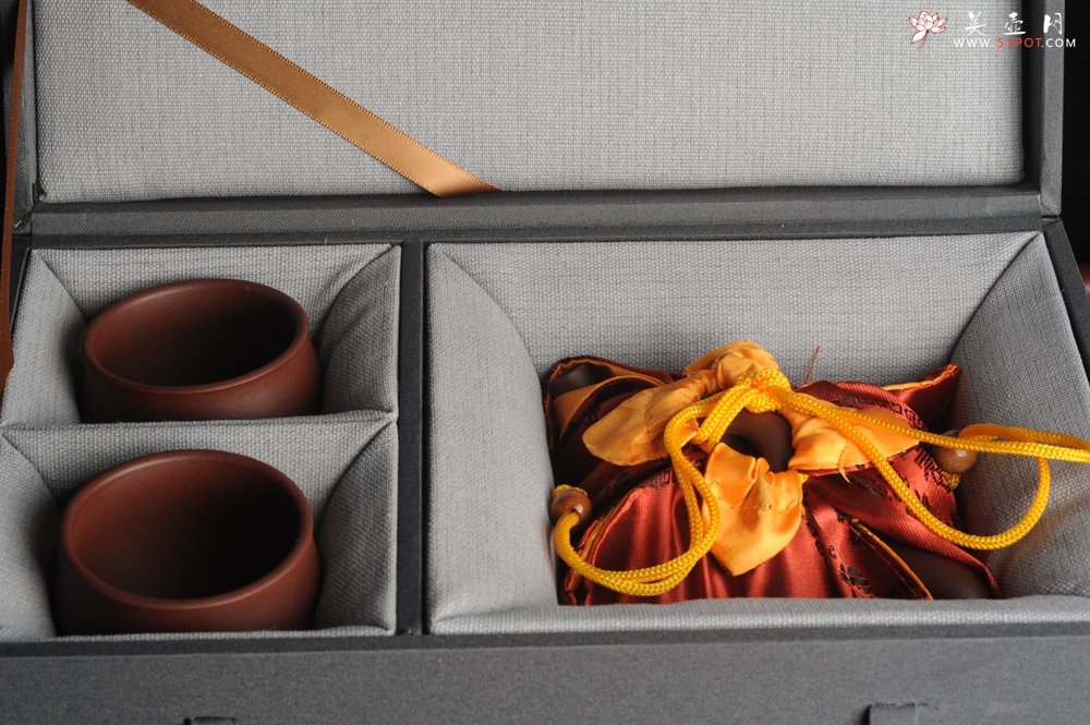 紫砂壶图片：美壶特惠 深丛隐孤芳 经典平盖小石瓢 满瓢（景舟石瓢）装饰菊花 泥料超好高档包装 做工灰常精致 - 宜兴紫砂壶网