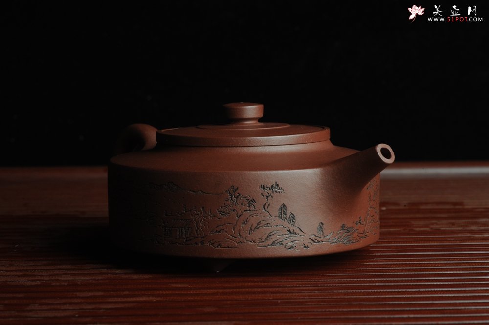 紫砂壶图片：美壶特惠 曼生周盘 通景山水 做工超精致 茶人醉爱 - 宜兴紫砂壶网