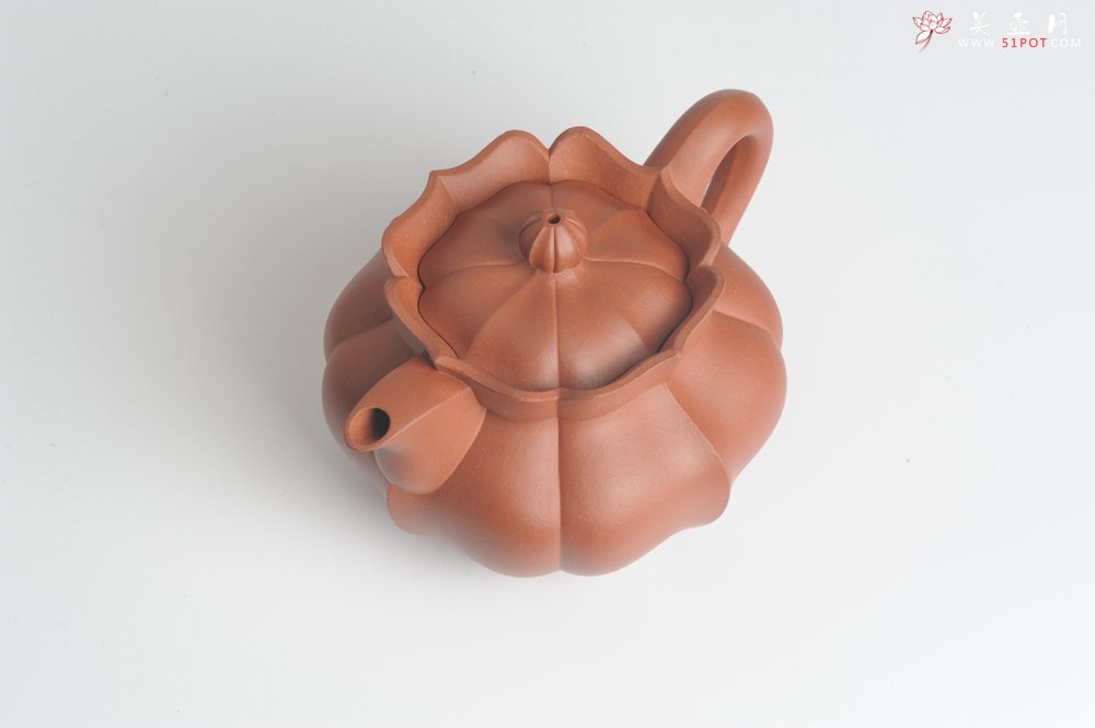 紫砂壶图片：优质清水泥精品莲花僧帽 难度大 线条干净利落 - 宜兴紫砂壶网