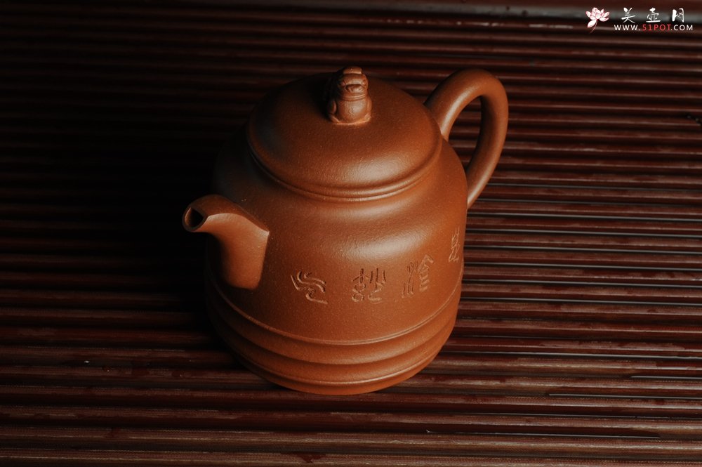 紫砂壶图片：美壶年底特惠 精品立狮壶 请君细品 - 宜兴紫砂壶网