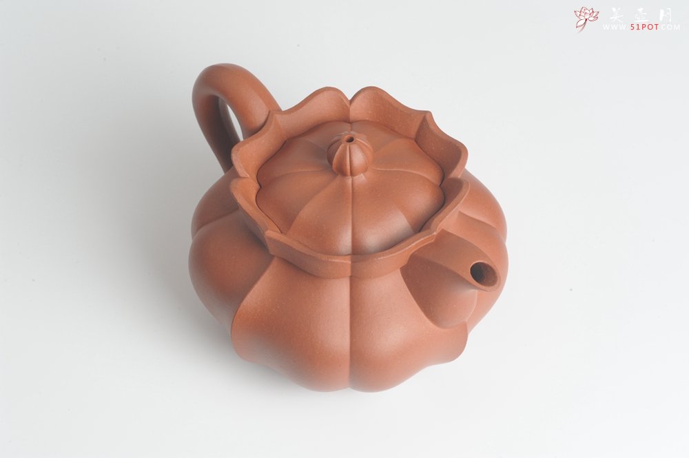 紫砂壶图片：优质清水泥精品莲花僧帽 难度大 线条干净利落 - 宜兴紫砂壶网