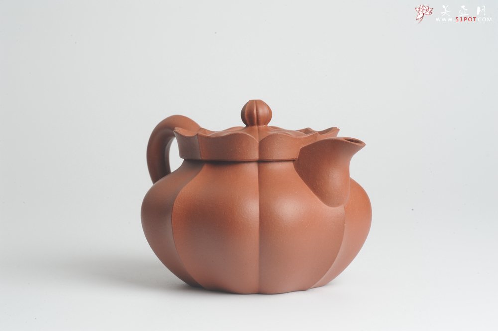 紫砂壶图片：优质清水泥精品莲花僧帽 难度大 线条干净利落 - 宜兴紫砂壶网