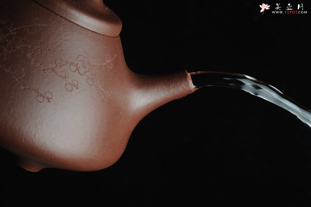 紫砂壶图片：优质紫泥 全手工摹古子冶石瓢 骨肉匀挺 清茗堂助工文气装饰通转梅花 暗香袭来 - 宜兴紫砂壶网