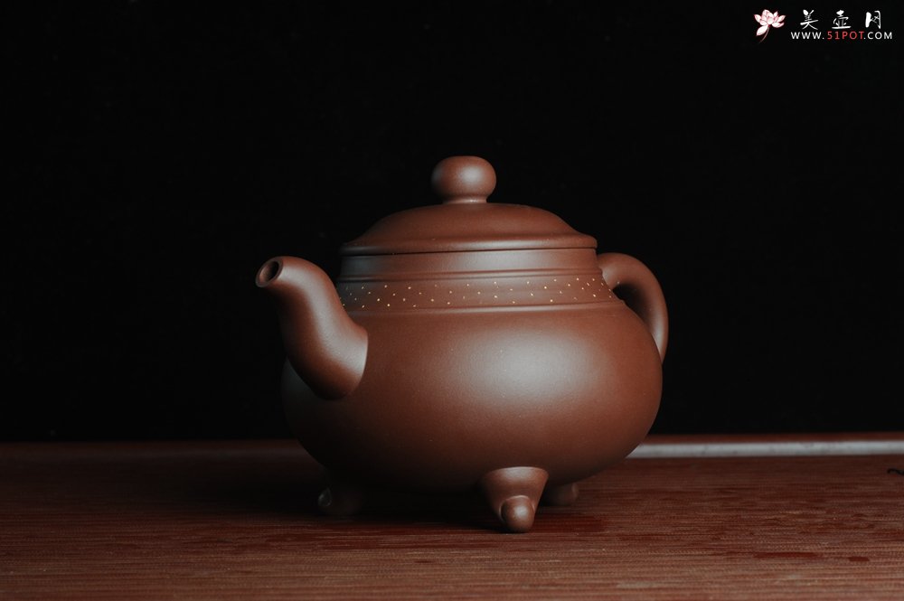 紫砂壶图片：美壶特惠三足鼎立玉鼎壶 做工精致 - 宜兴紫砂壶网