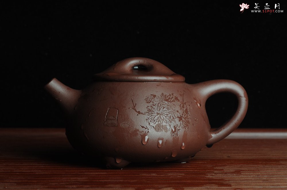 紫砂壶图片：美壶特惠 深丛隐孤芳 经典平盖小石瓢 满瓢（景舟石瓢）装饰菊花 泥料超好高档包装 做工灰常精致 - 宜兴紫砂壶网