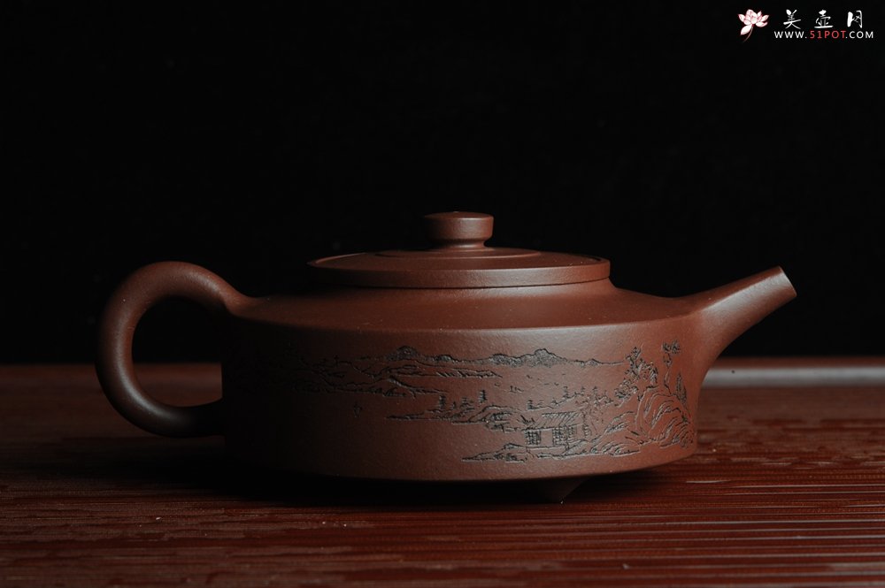 紫砂壶图片：美壶特惠 曼生周盘 通景山水 做工超精致 茶人醉爱 - 宜兴紫砂壶网