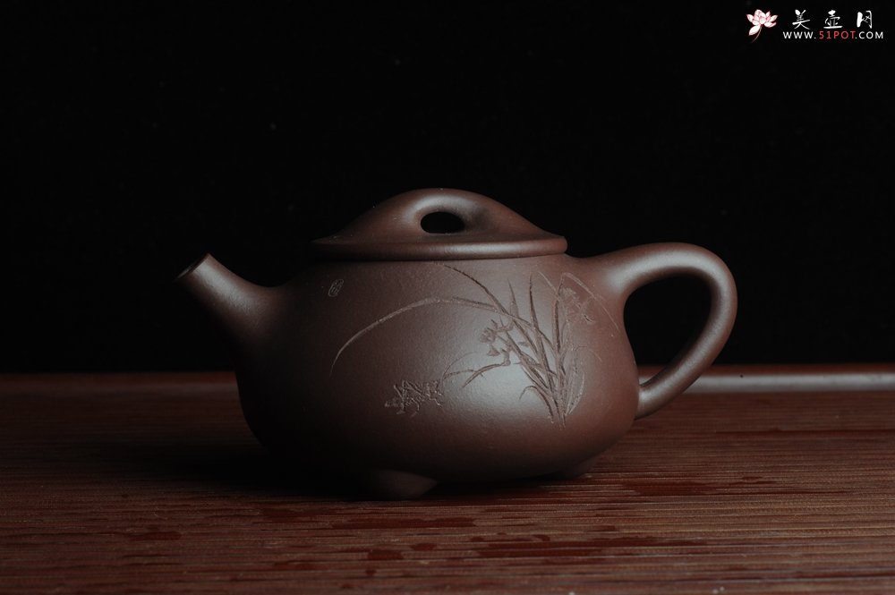 紫砂壶图片：美壶特惠 经典平盖小石瓢 满瓢（景舟石瓢）装饰兰花 泥料超好高档包装 做工灰常精致 - 宜兴紫砂壶网