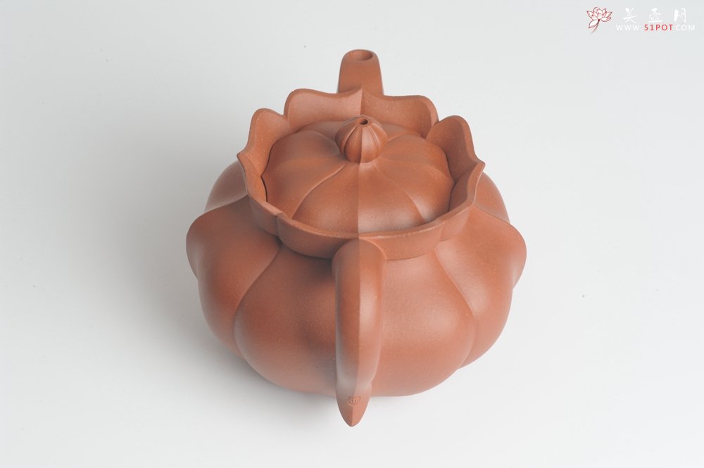 紫砂壶图片：优质清水泥精品莲花僧帽 难度大 线条干净利落 - 宜兴紫砂壶网