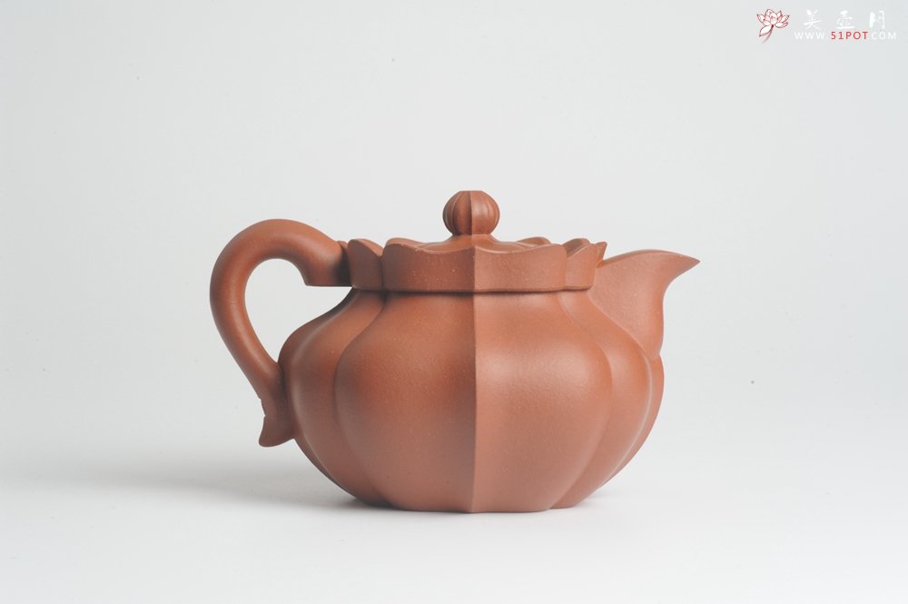 紫砂壶图片：优质清水泥精品莲花僧帽 难度大 线条干净利落 - 宜兴紫砂壶网
