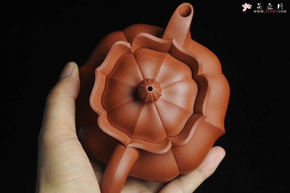 紫砂壶图片：优质清水泥精品莲花僧帽 难度大 线条干净利落 - 宜兴紫砂壶网