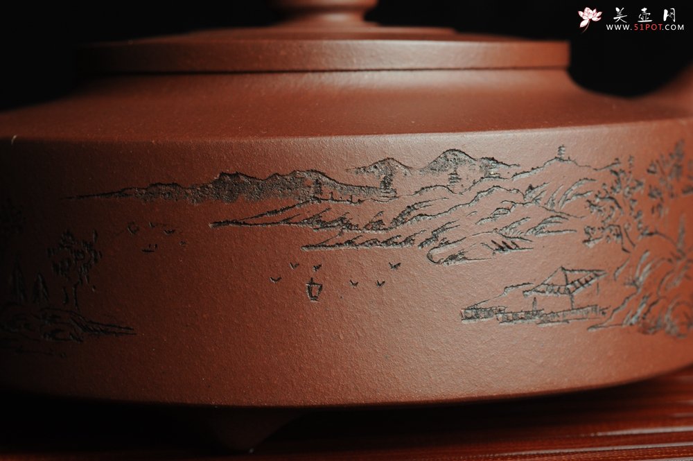 紫砂壶图片：美壶特惠 曼生周盘 通景山水 做工超精致 茶人醉爱 - 宜兴紫砂壶网