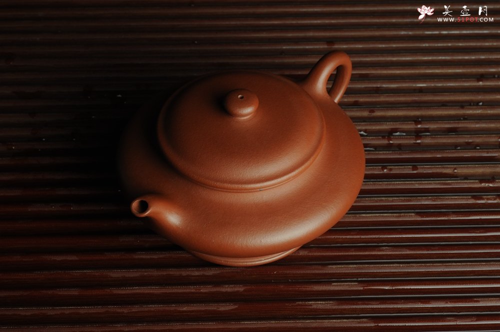 紫砂壶图片：美壶特惠 老清水泥虚扁 料子灰常好 茶人醉爱 - 宜兴紫砂壶网