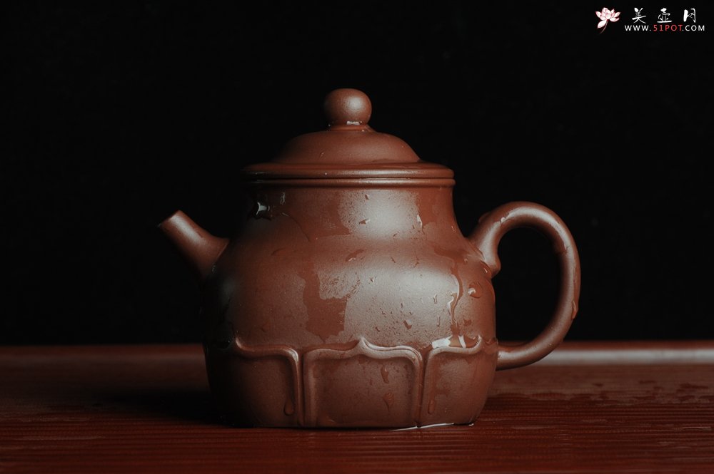 紫砂壶图片：美壶特惠 精工四方莲台 茶人醉爱 仅此一只 - 宜兴紫砂壶网