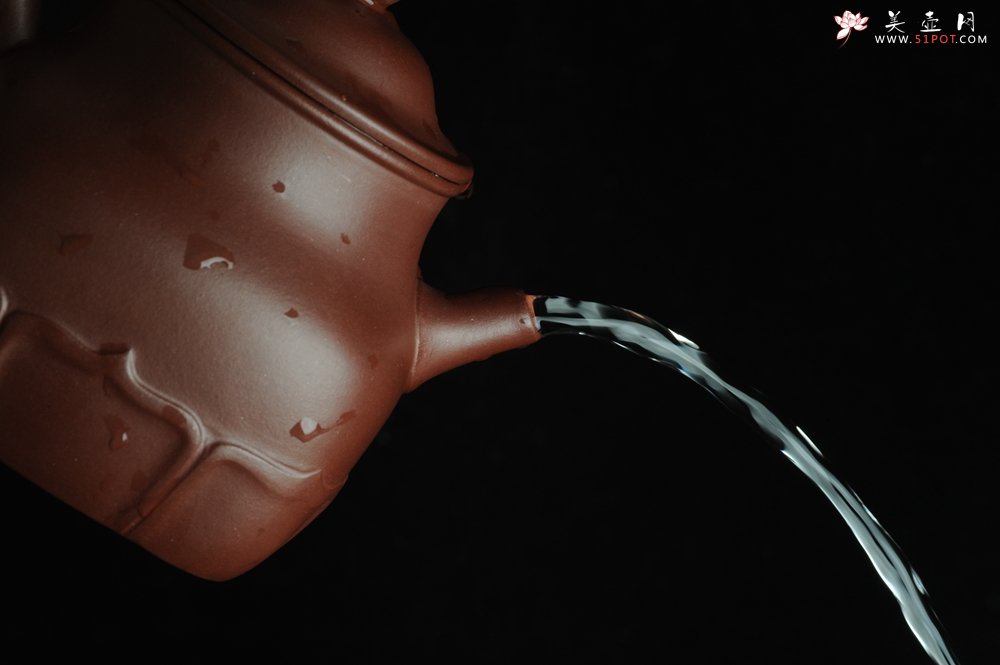 紫砂壶图片：美壶特惠 精工四方莲台 茶人醉爱 仅此一只 - 宜兴紫砂壶网