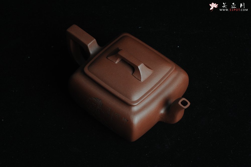 紫砂壶图片：美壶特惠 精品唯吾德馨四方方樽 陈俊儒精心装饰 - 宜兴紫砂壶网