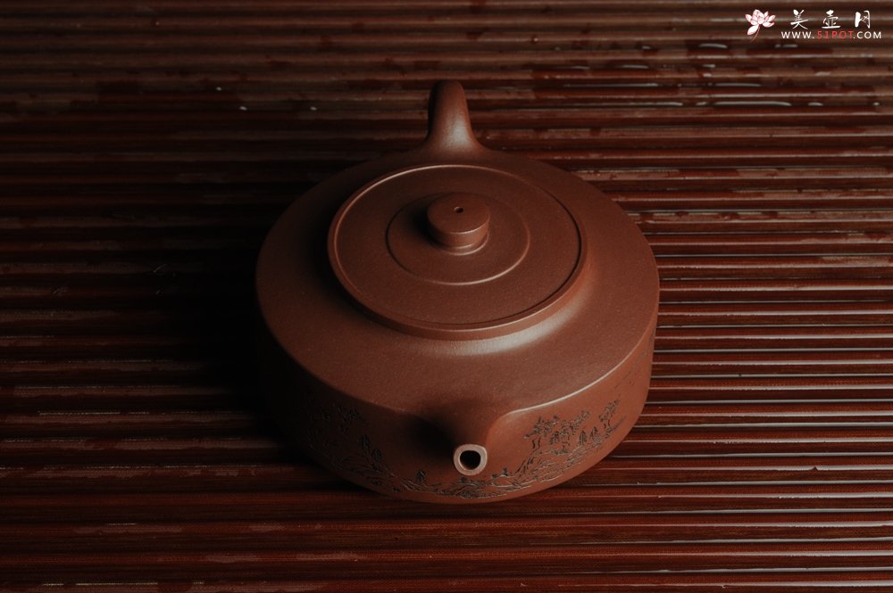 紫砂壶图片：美壶特惠 曼生周盘 通景山水 做工超精致 茶人醉爱 - 宜兴紫砂壶网