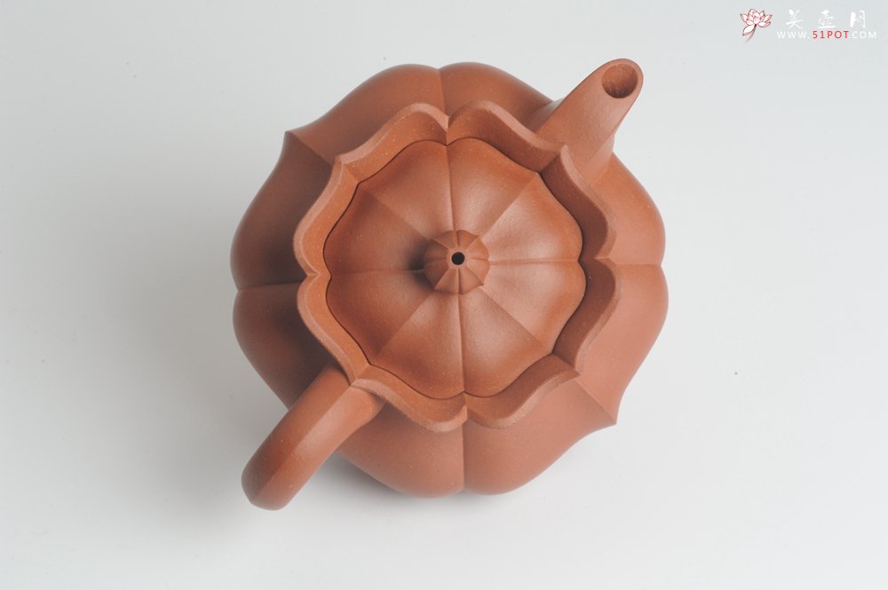 紫砂壶图片：优质清水泥精品莲花僧帽 难度大 线条干净利落 - 宜兴紫砂壶网