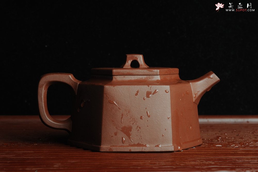 紫砂壶图片：美壶特惠 优质底曹青全手工六方井栏 - 宜兴紫砂壶网