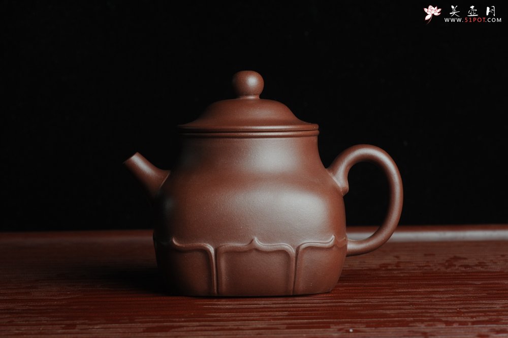 紫砂壶图片：美壶特惠 精工四方莲台 茶人醉爱 仅此一只 - 宜兴紫砂壶网