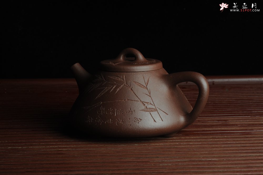 紫砂壶图片：优质紫泥 全手工精品摹古老子冶石瓢 骨肉匀挺 清茗堂助工文气装饰板桥竹 文人风骨尽显 - 宜兴紫砂壶网