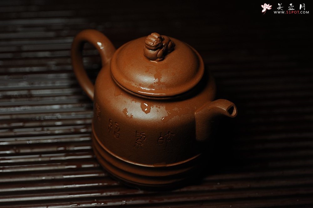 紫砂壶图片：美壶年底特惠 精品立狮壶 请君细品 - 宜兴紫砂壶网