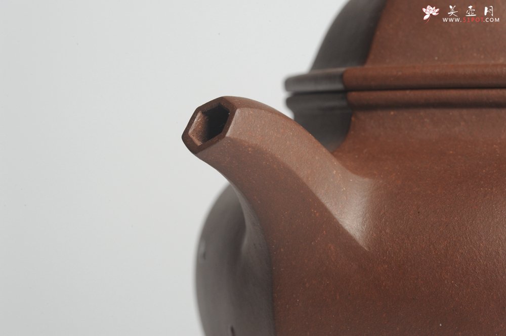 紫砂壶图片：大气端庄 线条流畅 全手工精品六方掇球 - 宜兴紫砂壶网