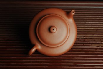 紫砂壶图片：美壶特惠 老清水泥虚扁 料子灰常好 茶人醉爱 - 宜兴紫砂壶网