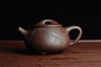 紫砂壶图片：美壶特惠 经典平盖小石瓢 满瓢（景舟石瓢）装饰竹子 泥料超好高档包装 做工灰常精致 - 宜兴紫砂壶网