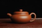 紫砂壶图片：正宗小煤窑朱泥 全手工仿古 气韵流畅 - 宜兴紫砂壶网