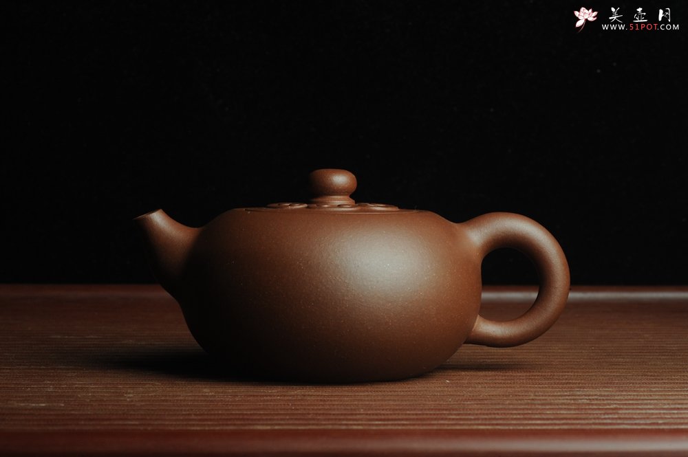 紫砂壶图片：美壶特惠 精致福气如意壶 嵌盖 做工泥料灰常好 出水暴爽 无证书 养过一段时间 开年福利  - 宜兴紫砂壶网