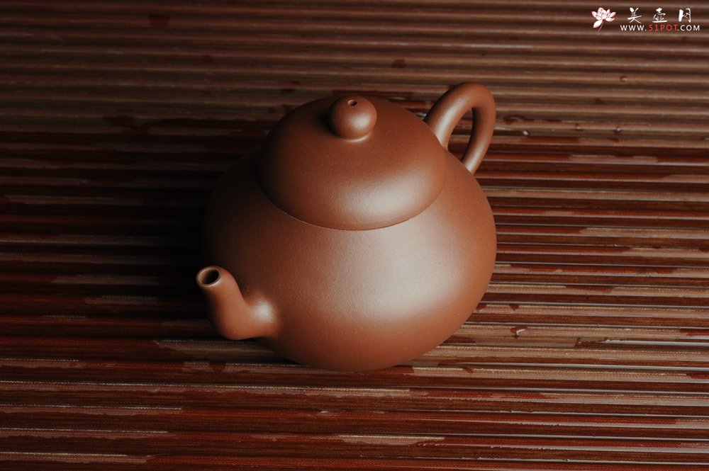 紫砂壶图片：美壶特惠 全手工精品秀雅梨形壶 茶人醉爱 - 宜兴紫砂壶网