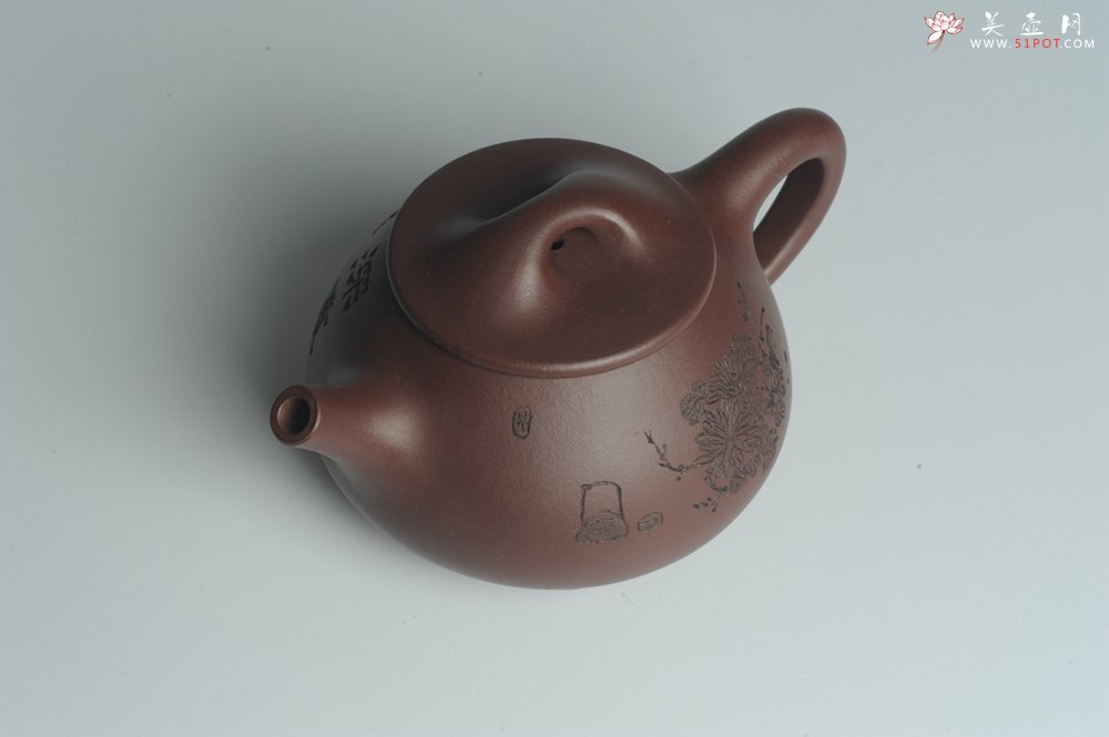 紫砂壶图片：美壶特惠 深丛隐孤芳 经典平盖小石瓢 满瓢（景舟石瓢）装饰菊花 泥料超好高档包装 做工灰常精致 - 宜兴紫砂壶网