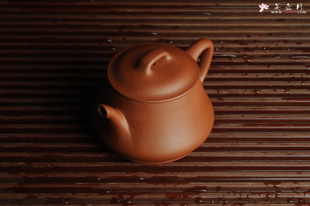 紫砂壶图片：美壶特惠 摹李寒勇影瓢 老清水泥 茶人醉爱 - 宜兴紫砂壶网