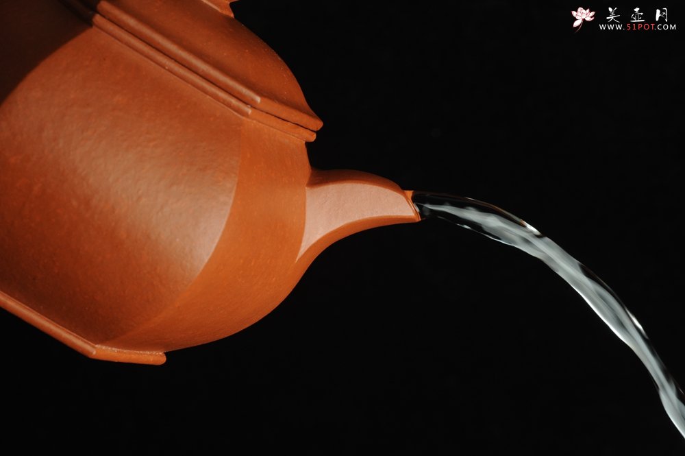 紫砂壶图片：张海莊突破之作 全手工六方宫灯 粗砂朱泥收缩大 成型难 朱砂金砂隐现 - 宜兴紫砂壶网