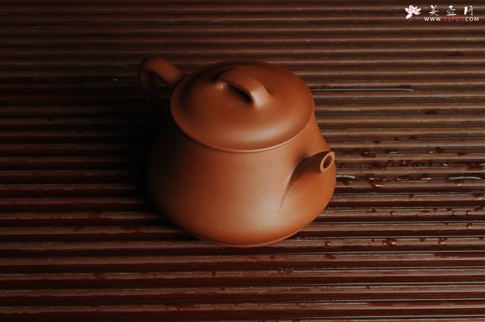 紫砂壶图片：美壶特惠 摹李寒勇影瓢 老清水泥 茶人醉爱 - 宜兴紫砂壶网