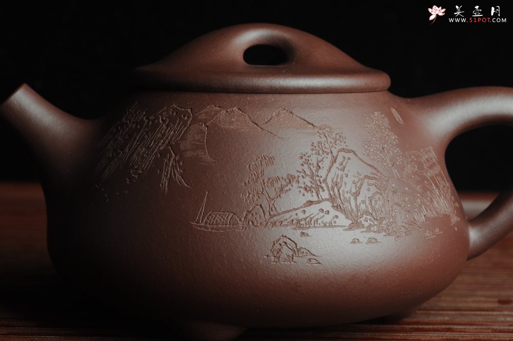 紫砂壶图片：优质紫茄泥全手工山水满瓢 雨过山色清 - 宜兴紫砂壶网