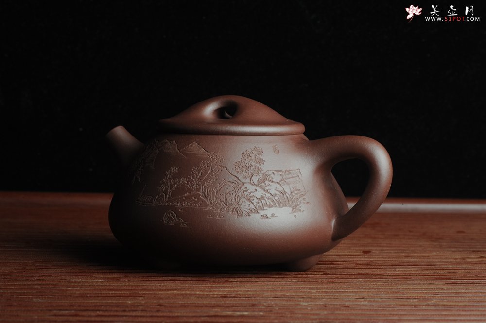 紫砂壶图片：优质紫茄泥全手工山水满瓢 雨过山色清 - 宜兴紫砂壶网