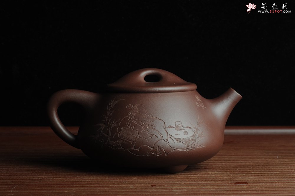 紫砂壶图片：贺岁新品 优质紫茄泥全手工高士煮茶图 闲饮一壶清风 文气满瓢 - 宜兴紫砂壶网