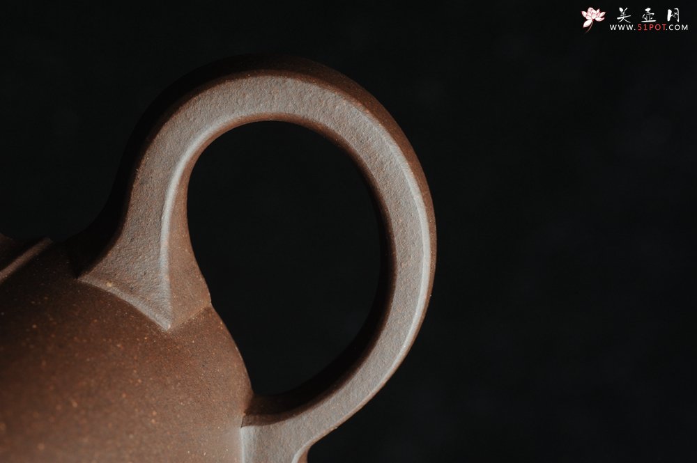 紫砂壶图片：美壶回馈壶友特惠 老紫泥精致全手工大彬六方 - 宜兴紫砂壶网