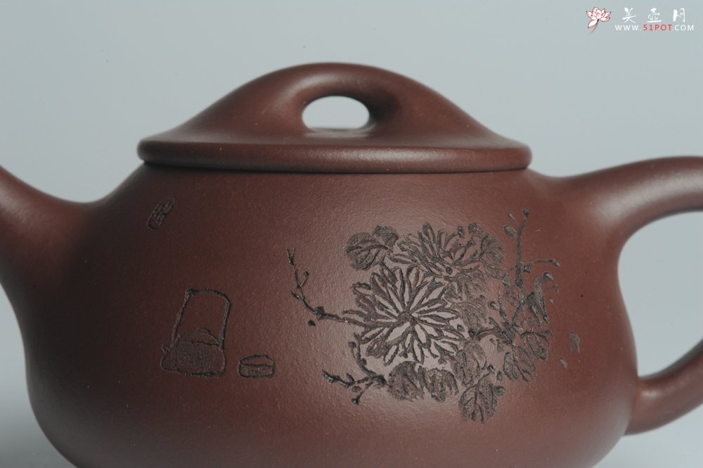 紫砂壶图片：美壶特惠 深丛隐孤芳 经典平盖小石瓢 满瓢（景舟石瓢）装饰菊花 泥料超好高档包装 做工灰常精致 - 宜兴紫砂壶网