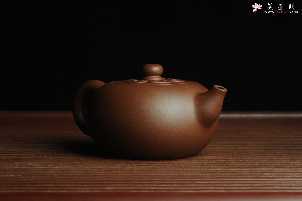 紫砂壶图片：美壶特惠 精致福气如意壶 嵌盖 做工泥料灰常好 出水暴爽 无证书 养过一段时间 开年福利  - 宜兴紫砂壶网