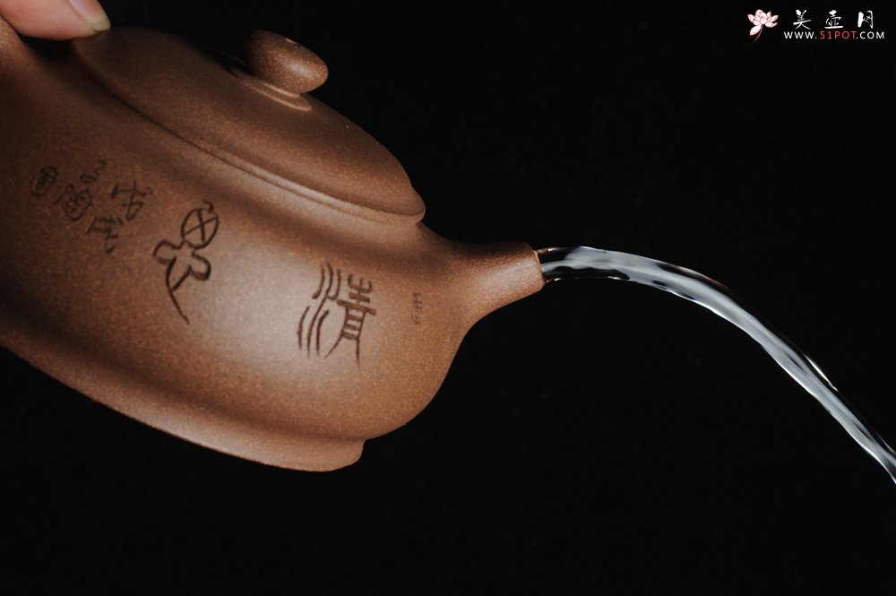 紫砂壶图片：美壶特惠 优质老段泥精致涌泉 卧石图 养后温润可人 - 宜兴紫砂壶网