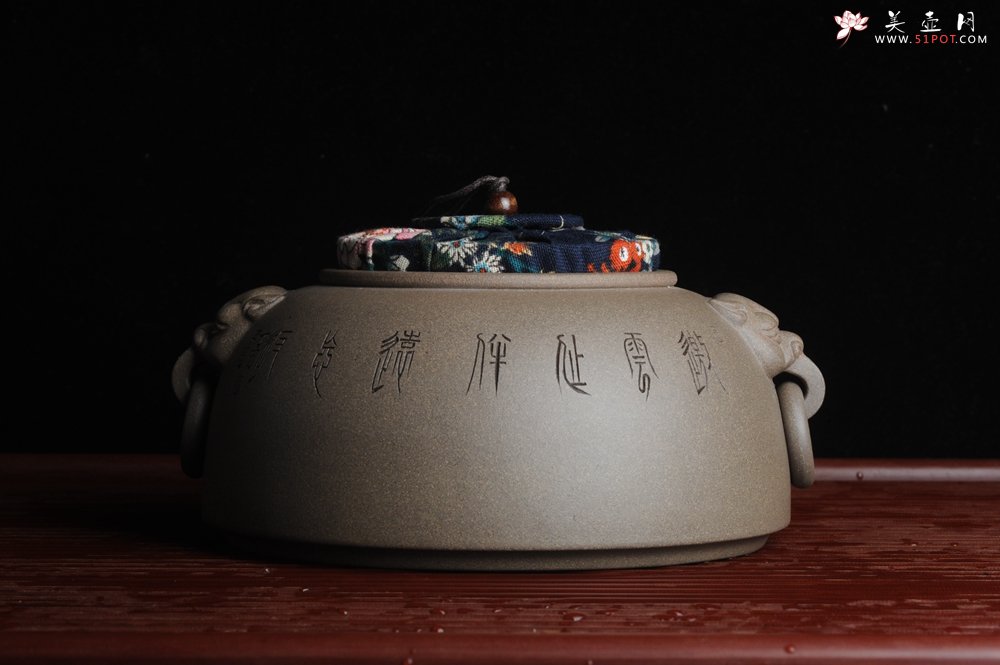 紫砂壶图片：老青段精品瑞兽双耳罐 茶仓 水洗 烟灰缸 多用 子陶刻达摩伏虎图 不输名、家 - 宜兴紫砂壶网