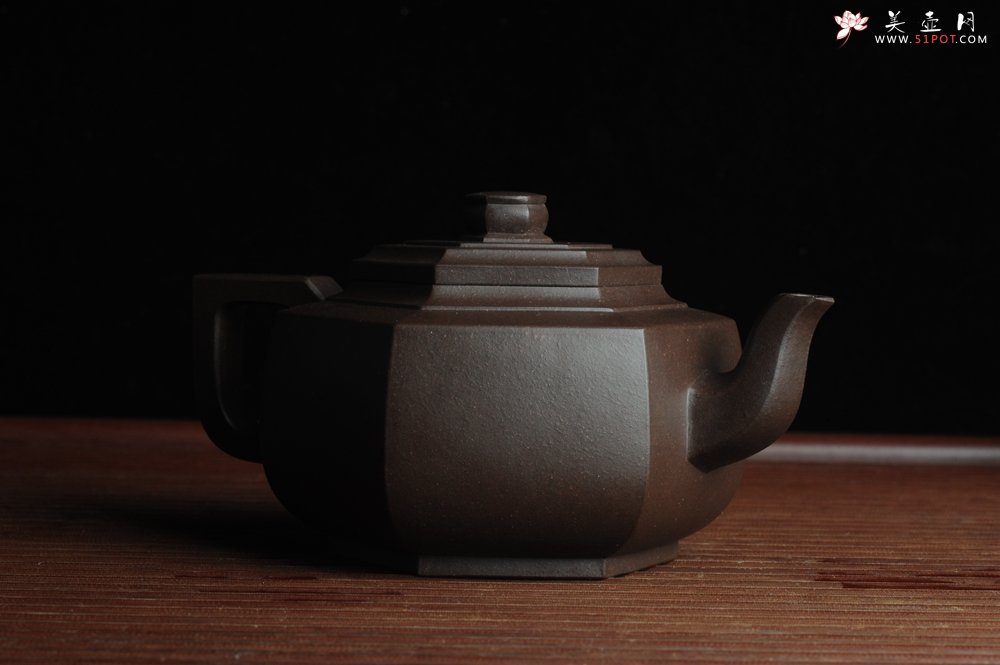 紫砂壶图片：美壶特惠 精致全手工六方雪华 泥料超好 - 宜兴紫砂壶网