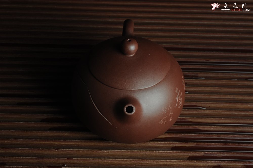 紫砂壶图片：美壶福利特惠 精工西施 助工俞霞老双刀室聚兰香 - 宜兴紫砂壶网