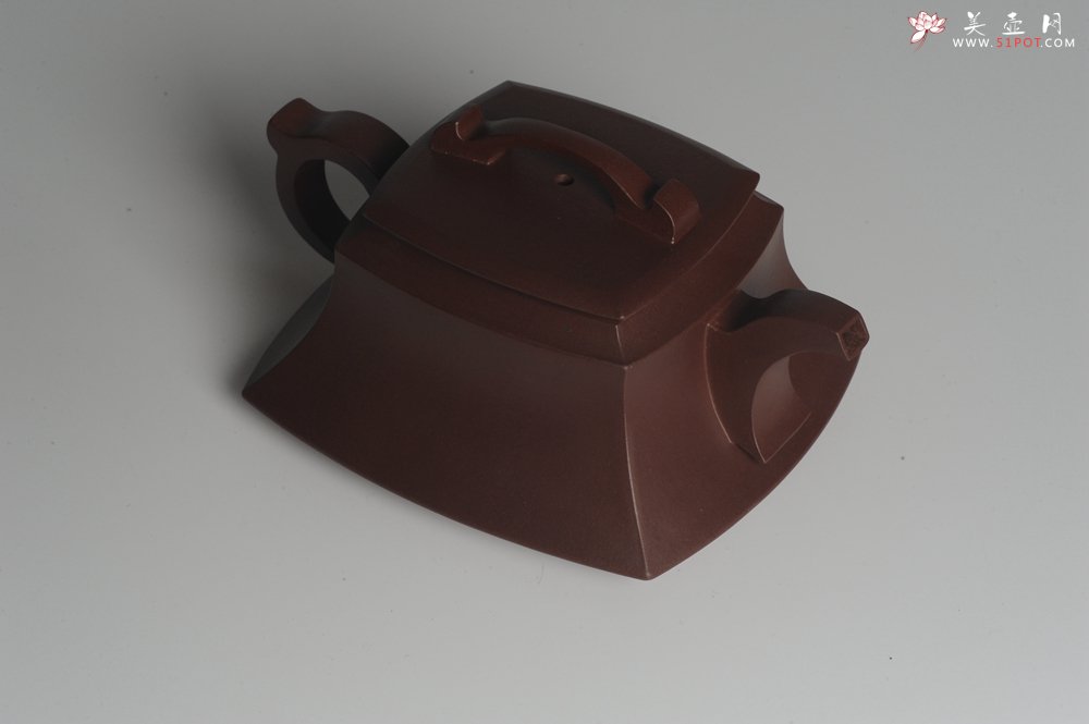 紫砂壶图片：原创精致全手工四方吉玉壶 难度大线条流畅 - 宜兴紫砂壶网