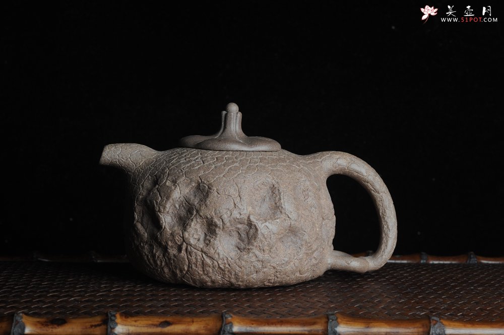 紫砂壶图片：美壶特惠 精品老青段全手工小供春 龚春 异形盖 难度大 肌理丰富 - 宜兴紫砂壶网