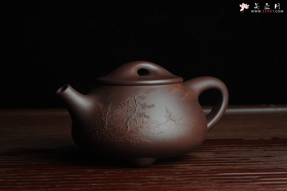 紫砂壶图片：美壶特惠 经典平盖小石瓢 满瓢（景舟石瓢）泥绘山水 江清月近人 单色泥绘更显功力 - 宜兴紫砂壶网
